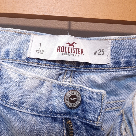 HOLLISTER Low Rise Distressed Acid Wash Jeans - Picture 6 of 11